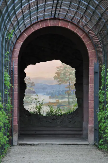 Schwetzingen Schlosspark. Perspektiv mit dem „Ende der Welt“.