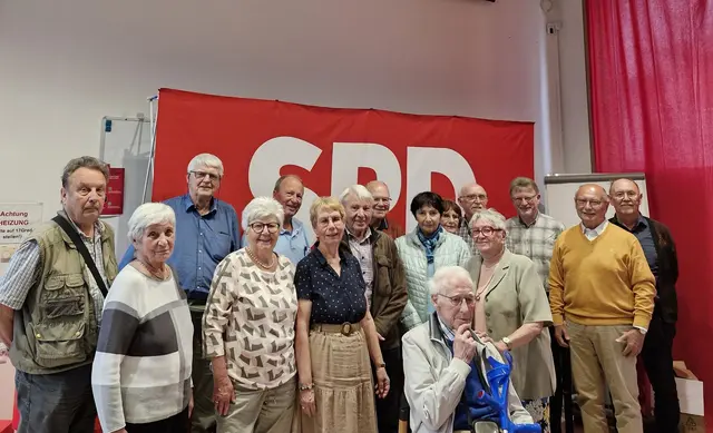 Der neue KV Vorstand mit einigen Mitgliedern | Foto: Ute May