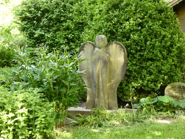 Ein Engel wacht über den Garten.  | Foto: sigischlottke
