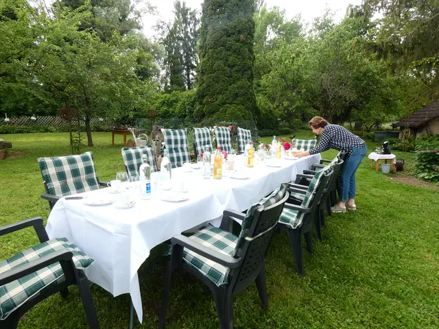 Beate Wetzel hat die Tafel so einladend und wunderschön für uns gedeckt. Was für eine Freude und welch ein Genuss.  | Foto: sigischlottke