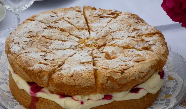 .... und diesen luftig, sahnigen Kuchen Beate.  | Foto: sigischlottke