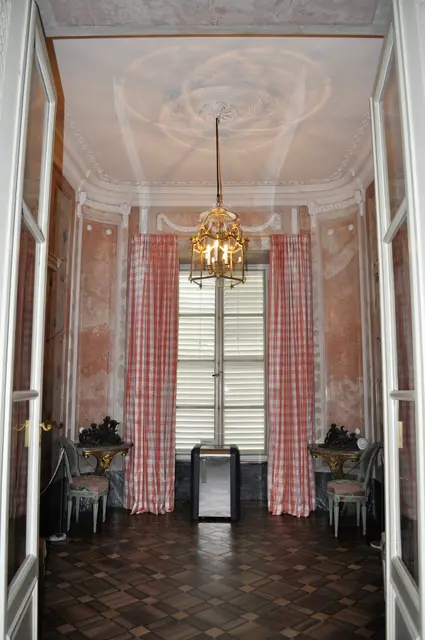 Eines der kleinen Vorzimmer. | Foto: Daniela Somers
