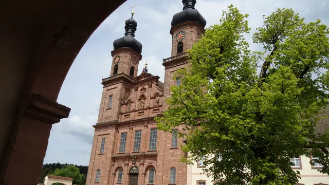 Das berühmte um 1093 gegründete Benediktinerkloster von St. Peter - das 1950 auch als Kulisse des Filmklassikers der Nachkriegszeit "das Schwarzwaldmädel" diente. | Foto: Isolde Reitz