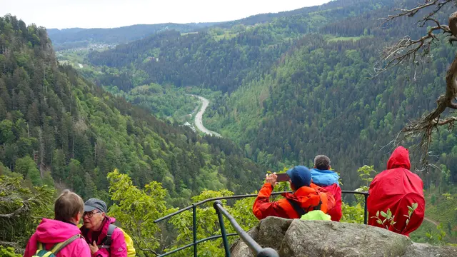 Gigantische Sicht vom Piketfelsen ins Höllental. | Foto: Isolde Reitz
