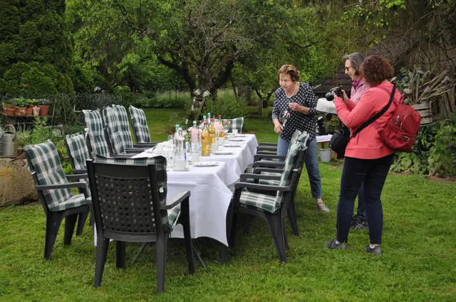 Mit einer schön gedeckten Tafel hat uns Beate Wetzel empfangen. | Foto: Daniela Somers