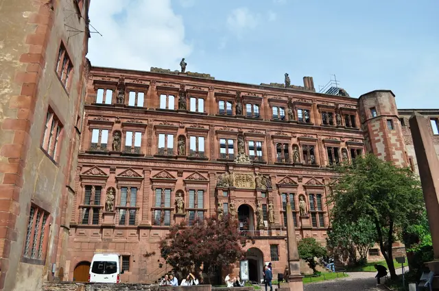 Der Ottheinrichsbau. Im Jahr 1764 durch einen Blitzschlag zerstört. | Foto: Daniela Somers
