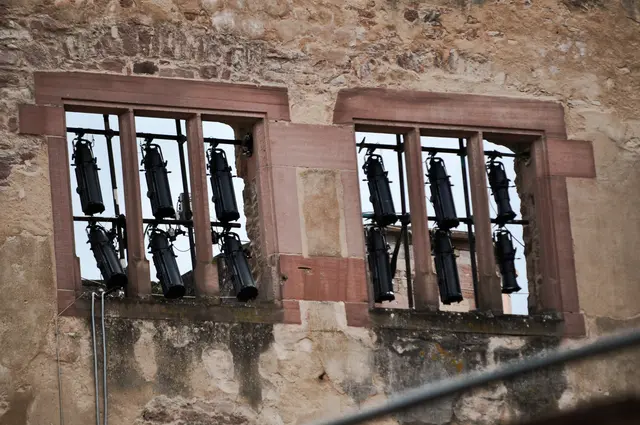 Die Beleuchtung für die Veranstaltungen im Schlosshof | Foto: Daniela Somers