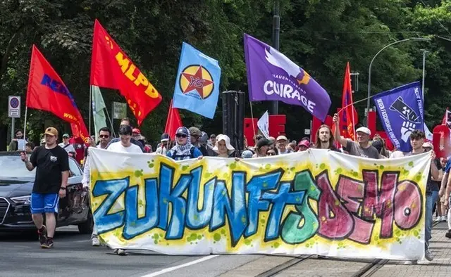 An der Zukunftsdemo in Essen und Gelsenkirchen beteiligte sich eine starke Gruppe von Telnehmerinnen und Teilnehmern aus der Region Heilbronn | Foto: MLPD