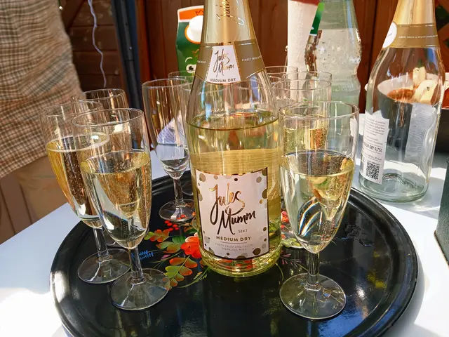 Ein Gläschen Sekt 🥂 darf auch sein 😊.  | Foto: sigischlottke