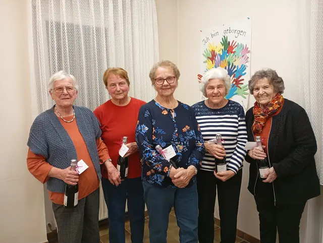 v.l.n.r. Elfriede Schenkel, Irene Ehrler, Thekla Rudolph, Lilo Landwehr und Maja Rudolph  | Foto: Privat 