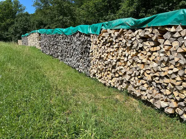 Hier wird für den Witer vorgesorgt | Foto: Albverein Weinsberg