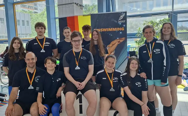 TC Heilbronn (v.l.n.r.): Sina Rettig, Marco Hölzer, Benedikt Bilicz, Vincent Hölzer, Elisa Hölzer, Tobias Fabriz, Elias Korb, Esther-Sophie Seidel, Angelina Schwarzer, Sarah Jung, Annett Lopez, Beeke Alea Phillipp | Foto: Tauchclub Heilbronn e. V.