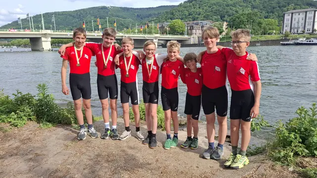 Qualifiziert für die Deutschen Meisterschaften sind die Lauffener Ruderer (von links) Luca Hille, Nathanael Ehmer, Theophil Saur, Kilian Saur, Mathis Koch, Simeon Ehmer, Gabriel Eyrisch und Jonas Koch. | Foto: Sascha Hermann