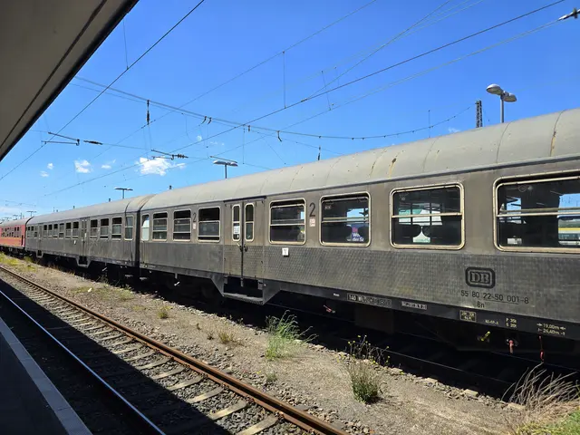 Die Grossraumwagen im Heilbronn Hauptbahnhof.
Mein Standort: Gleis 1.... | Foto: Heidrun Rosenberger