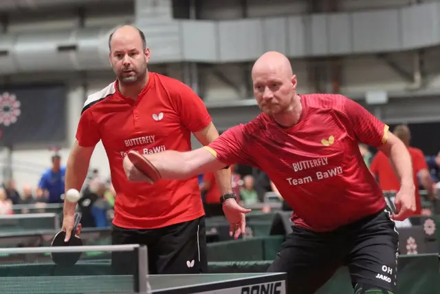Die Sieger im Herrendoppel; von links-Frank Elseberg  (SSV Ulm) Oliver Herbrik (TTC) , Gold Doppel Senioren 40 | Foto: E. Rosendorf