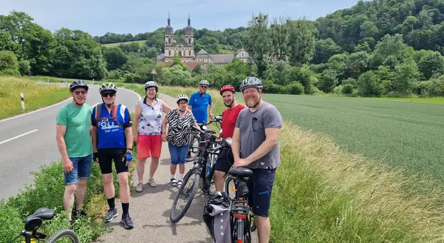 Gruppenbild vor Kloster Schöntal