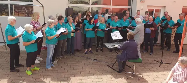 Germania Mangoldsall-Füßbach und Gesangverein Wohlmuthausen beim gemeinsamen Singen. | Foto: Privat