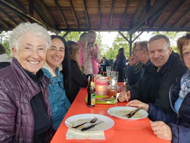 von links - Elsbeth Abel (langjährige Übungsleiterin Kinderturnen), Corinna Seitz, stehend Bettina Reimet (aktuelle Abteilungsleiterin Kinderturnen), Hartmut Abel (Ehrenrat), Heiko Seitz (IT) und Heidrun Abel | Foto: Peter Dossow, Ehrenrat