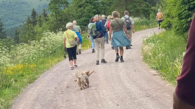 Nun heißt es Abschied nehmen  - vom Kickelhahn, von Thüringen und von den Freunden.  
Schön war's miteinander 😁😁😁😁. 
Auf bald 🙋‍♀️🙋‍♂️ | Foto: Rainer Göser