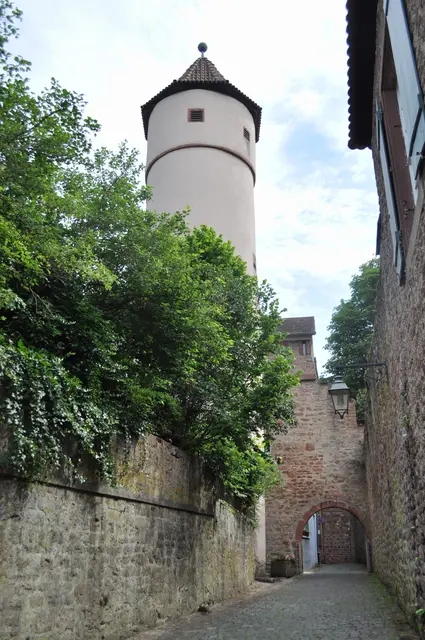 Faulturm oder Kittsteinturm oder auch Roter Turm genannt mit dem Faultor oder auch Kittsteintor genannt. | Foto: Daniela Somers
