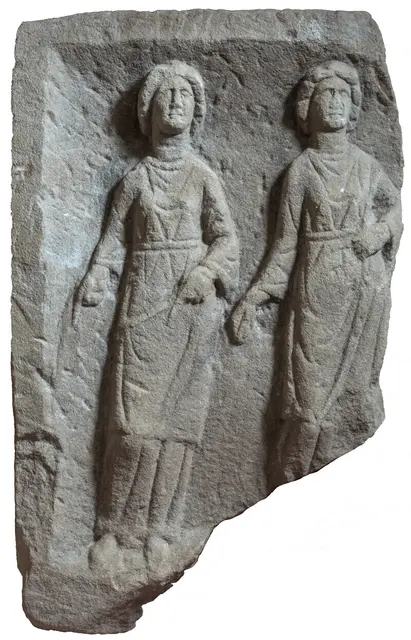 Fragment eines Matronen-Reliefs aus dem römischen Güglingen. | Foto: &copy; Ortolf Harl, Ortolf Harl