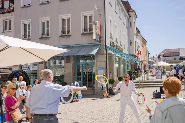 City-Flohmarkt in Neckarsulm: Am 13. Juni und 12. September von 8–16 Uhr auf dem Marktplatz. Entdecken Sie Antikes, Raritäten und Trödel in besonderer Atmosphäre. | Foto: &copy; Daniel Nasse Design, Daniel Nasse