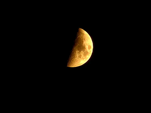 steht wieder wundervoll am Himmel  | Foto: Heidrun Rosenberger 