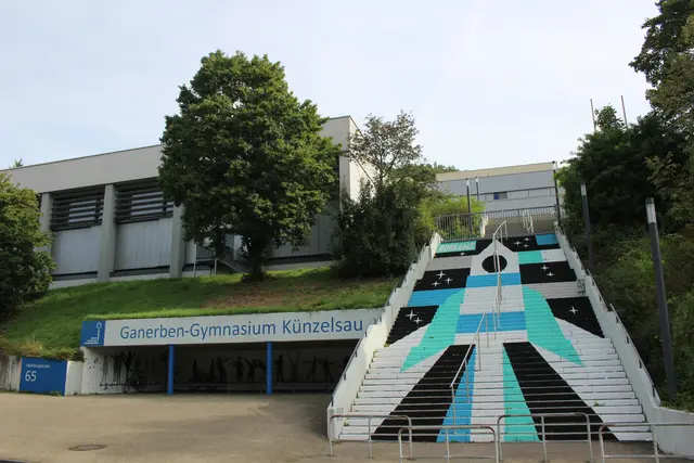 Das Motiv der Rakete symbolisiert eine Art Wegweiser für die junge Generation, die sich neu erfindet, Visionen und Träume hat, so der Künstler Sebastian Boldt. | Foto: Heiderose Burkhardt