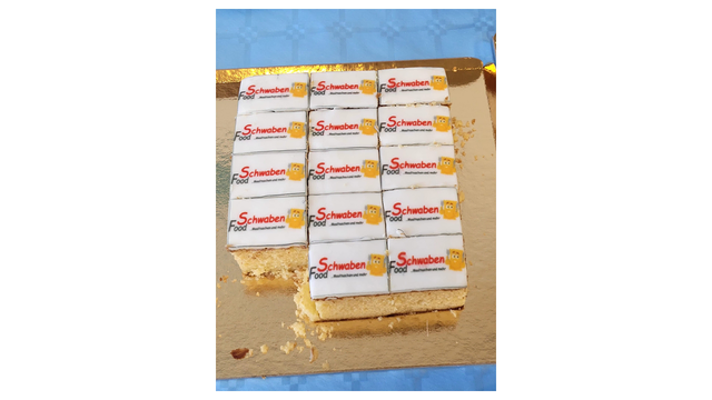 Sweet moments!
Dieser SchwabenFood-Kuchen war das Highlight unseres Events – ein Stückchen Heimat auf dem Teller, das Kreativität, Genuss und Gemeinschaft perfekt vereint. | Foto: HEILBRONN│SCHWABENFOOD Kaufmännische Übungsfirma