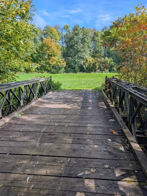 Brücke ins Grüne  | Foto: Sarah Krcmar
